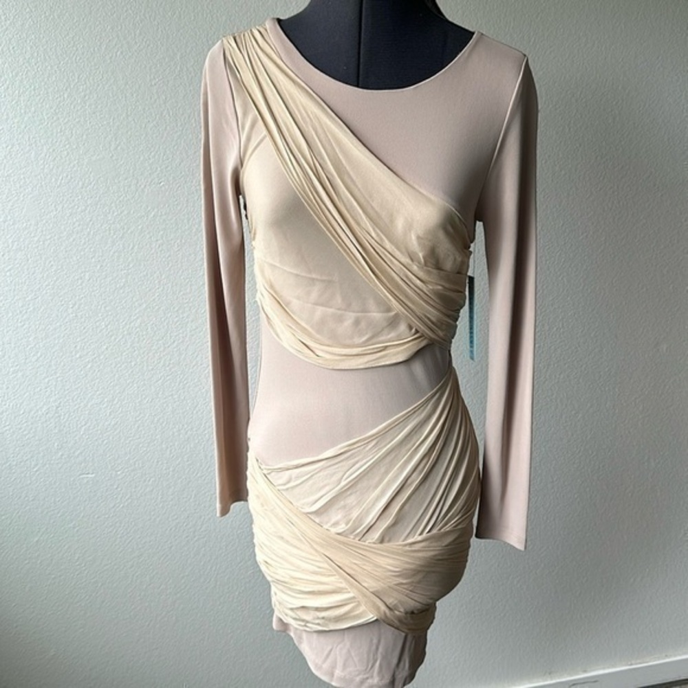 NWT Alic & Olivia dress size 4 cream nude bodycon mini dress